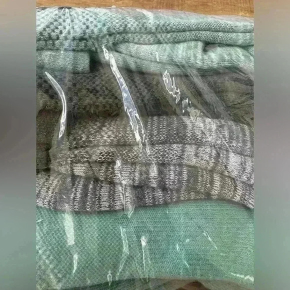 NEW Tommie Copper Nanoglide 4 pair Compression Over the Calf Recovery Socks - Picture 5 of 6